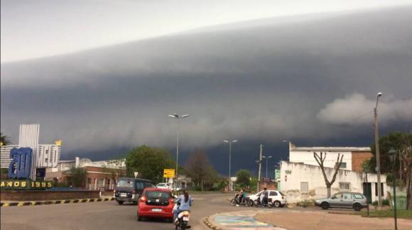 La tormenta sobre Melo. Foto: Néstor Araújo