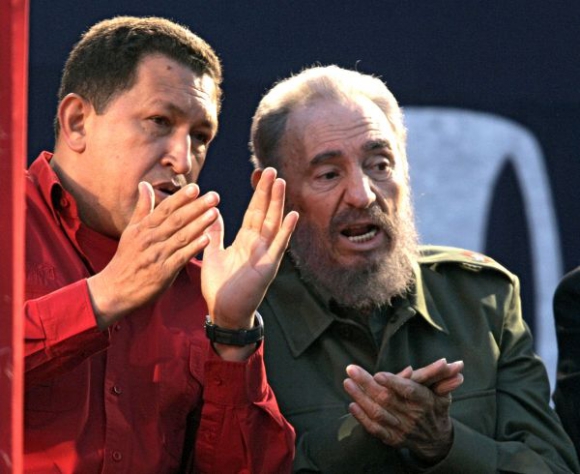 Fidel Castro y Hugo Chávez. Foto: AFP