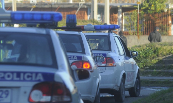 Resultado de imagen para policia uruguaya persiguiendo