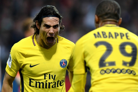 El grito de gol de PSG de Edinson Cavani frente a Mbappé. Foto: AFP