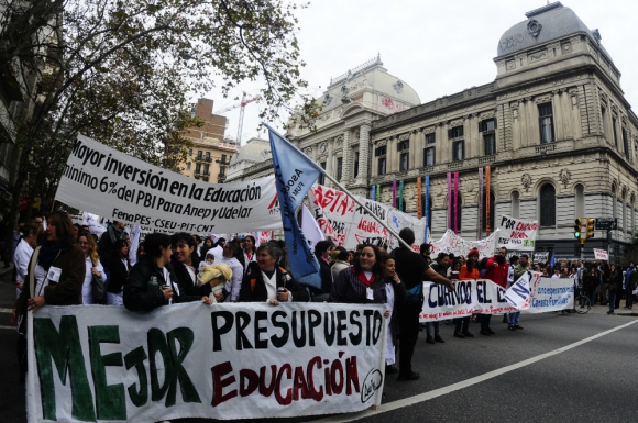 Resultado de imagen para paro docente uruguay
