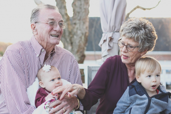 Dia Del Abuelo Los Ninos Pueden Ver A Sus Abuelos Si Se Respetan Ciertas Reglas 16 06 2021 El Pais Uruguay