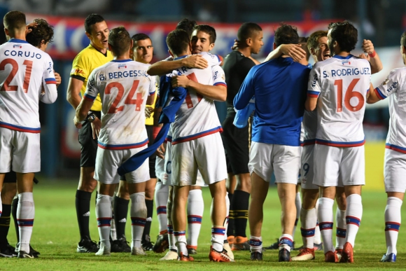 Nacional venciÃ³ a Santos 1-0 en el Gran Parque Central por la Copa Libertadores. Foto: Gerardo PÃ©rez.