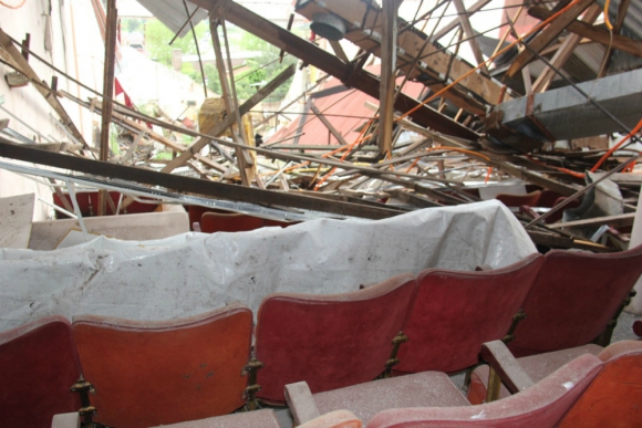 El temporal destrozó el castigado Teatro Paz y Unión de Dolores. Foto: D. Rojas
