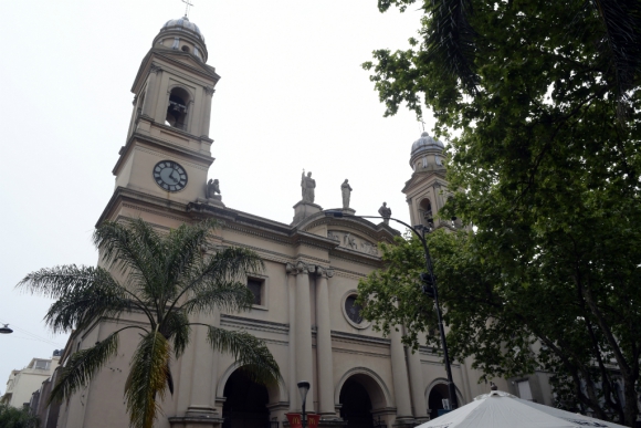 La piedra fundamental de la catedral de Montevide se colocó en el año 1790. Foto: Marcelo Bonjour