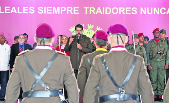 Nicolás Maduro habla en acto de las Fuerzas Armadas de Venezuela. Foto: Reuters