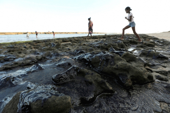 Resultado de imagen para petróleo en las playas de brasil