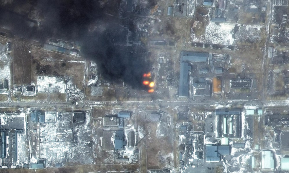 Explosiones en la zona de Mariupol, Rusia.  Foto: EFE