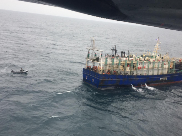 Armada Nacional capturó buque de bandera china por presunta pesca ilegal. Foto: Armada Nacional