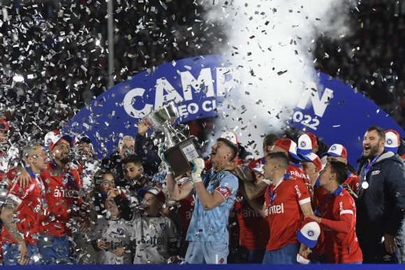 Cerrito 1-2 Nacional: el tricolor fue superior y es el campeón del Torneo  Clausura 2022 - Ovación - 17/10/2022 - EL PAÍS Uruguay