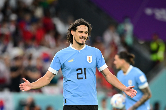 Edinson Cavani se lamenta en el partido Uruguay y Corea del Sur por el Mundial de Qatar 2022. . Foto: Nicolás Pereyra