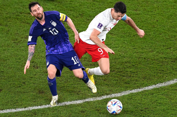 Messi w akcji przeciwko Polsce.  Zdjęcie: EFE.