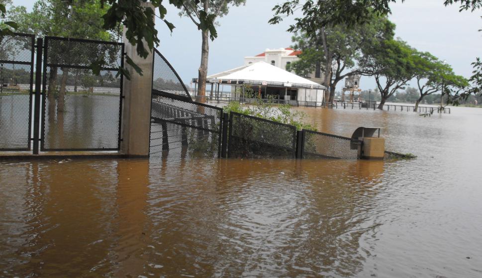 Dos personas fallecieron a raíz de las inundaciones  Información