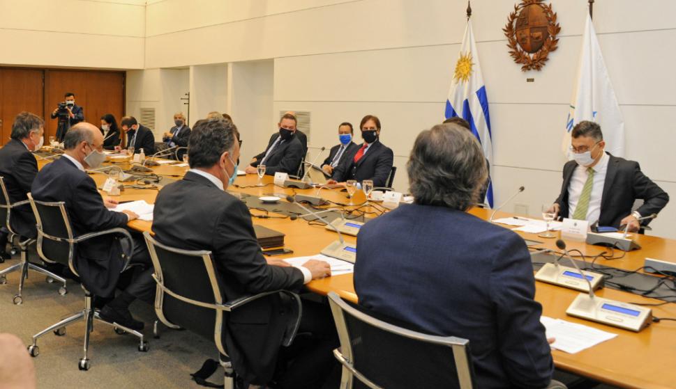 Lacalle Pou pide a ministros unidad en el mensaje; preparan retorno de los estatales - Información - 25/04/2020 - EL PAÍS Uruguay