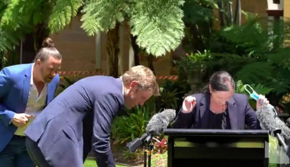 Video: a giant spider interrupted a press conference on COVID-19 in Australia – 12/17/2021