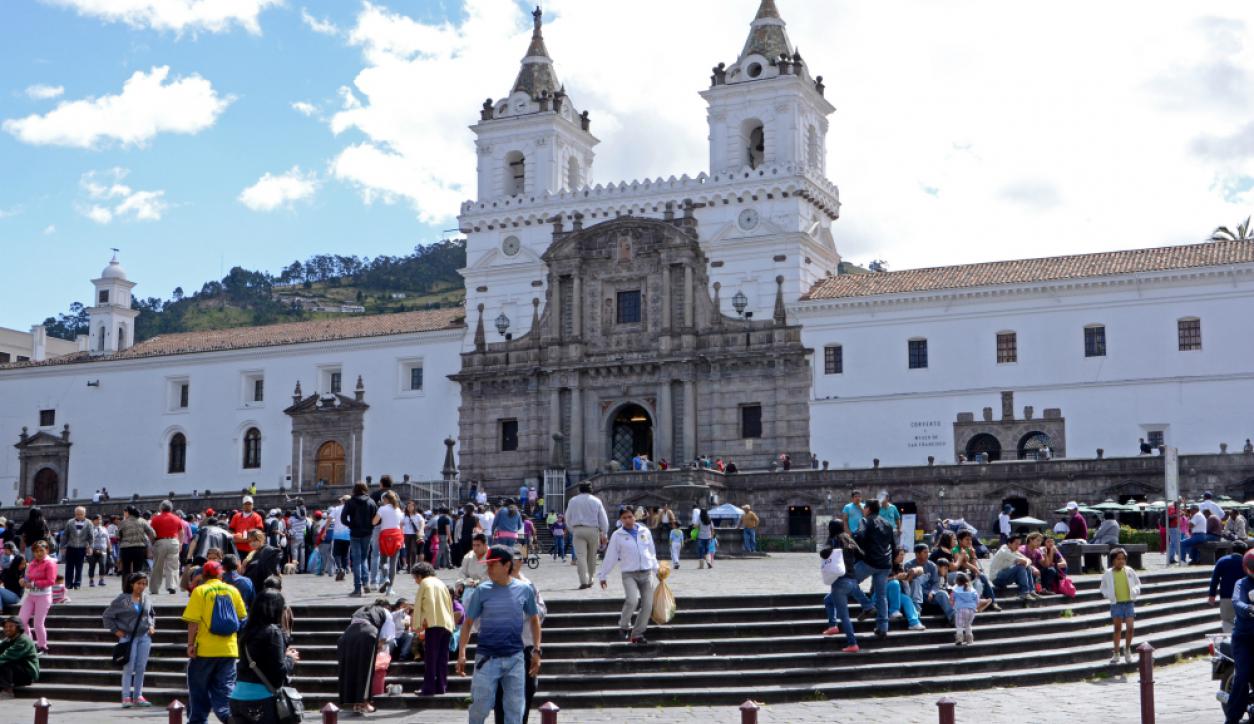 De Paseo Por El Casco Hist Rico De Quito El Pa S Uruguay