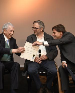 Mario Vargas Llosa y Luis Lacalle Pou. Foto: Marcelo Bonjour.